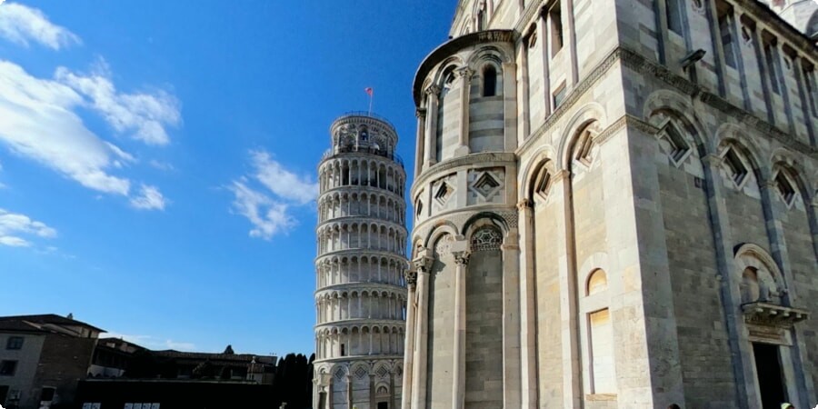 Punto di riferimento iconico di Pisa: esplorare la Torre pendente